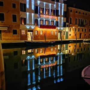 https://ca-bonfadini.hotelinveneto.com